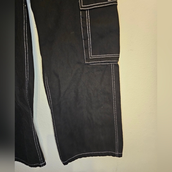 really baggy fashion nova jeans. - Picture 7 of 16